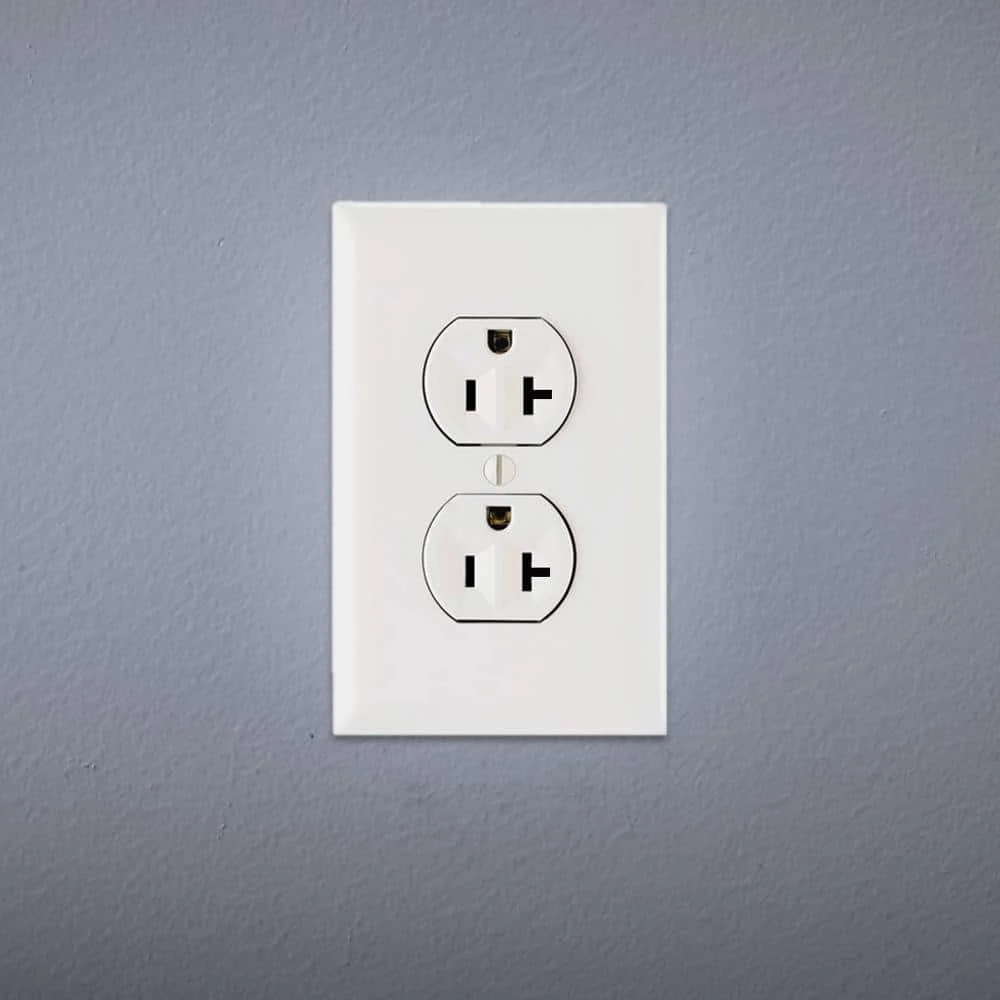 Pass and Seymour 20 Amp 125-Volt Commercial Grade Backwire Duplex Outlet, White by Legrand 4 Pass and Seymour 20 Amp 125-Volt Commercial Grade Backwire Duplex Outlet, White by Legrand - Image 2