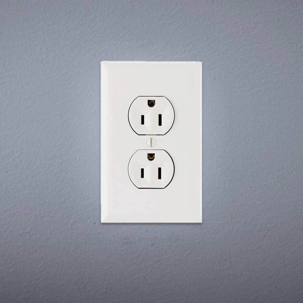 Pass and Seymour 15 Amp 125-Volt Tamper Resistant Commercial Grade Backwire Duplex Outlet, White (10-Pack) by Legrand 4 Pass and Seymour 15 Amp 125-Volt Tamper Resistant Commercial Grade Backwire Duplex Outlet, White (10-Pack) by Legrand - Image 2